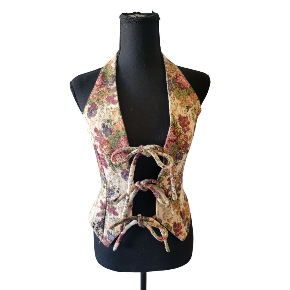 vintage-style floral tapestry vest features a multicolor pattern S Cottagecore - Picture 2 of 8